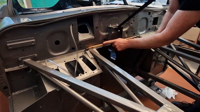 🚗 Revealing the Color: Jaguar E Type Restoration Update 🚗