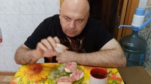 Мукбанг. Блины с печенью, бутерброды с плавленым сыром и мясом, чай. О "Магните" и просто говорю.