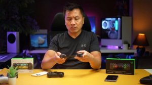 COMPARING Razer Kishi V2 VS V1 - Mobile Gaming Controller
