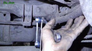 Замена задних стоек стабилизатора Ford Transit Connect