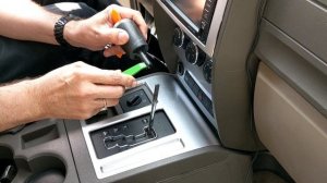 Как снять ручку АКПП Dodge Nitro