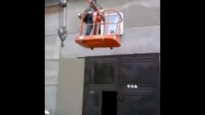 Люлька(монтажная корзина) на КМУ. Первый подъем.
