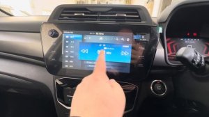 How to use the radio on the infotainment system on a SsangYong Tivoli X170 Ultimate/Ultimate Nav
