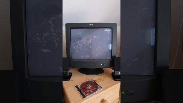 Demo from 3DMark2001 SE on a fresh installed IBM ThinkPad R40 from 2001 on a IBM CRT. смотреть онлайн