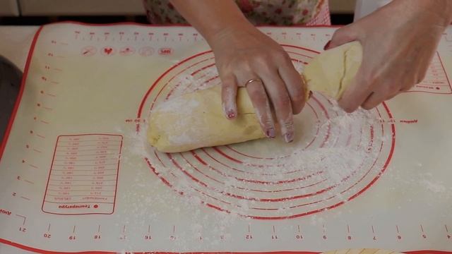 Тертий пиріг з варенням/пісочне тісто/проста випічка до чаю