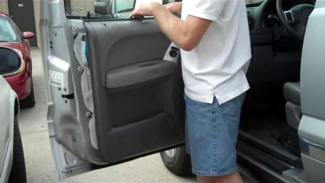 Jeep Liberty Speaker and Amp Removal 2002 - 2007 = Car Stereo HELP смотреть онлайн