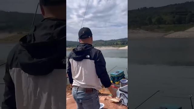 Удочка не выдержала натиска рыбы 😳🎣