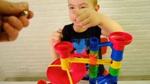 Собрали самый крутой конструктор Веселые горки. Проверили на прочность тяжелыми шариками.