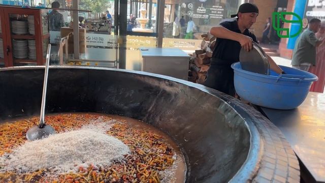 СВАДЕБНЫЙ МЕГА ПЛОВ | Популярная уличная еда в УЗБЕКИСТАНЕ | ЦЕНТР ПЛОВ смотреть онлайн