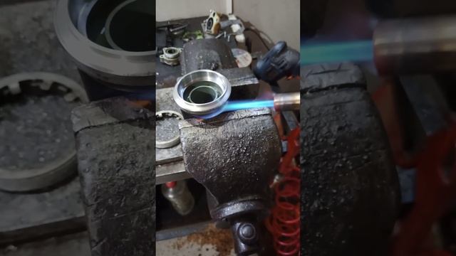 установка подшипника.