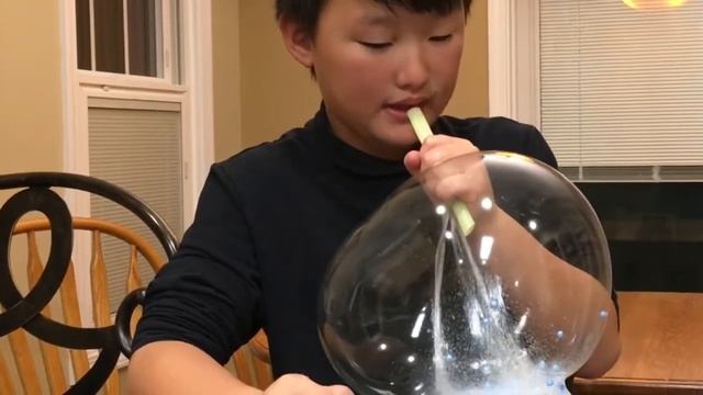How to Blow Huge Slime Bubbles with a Straw - Step by Step Kid Slime Tutorial смотреть онлайн