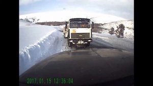 ЗиЛ-131 Вытаскивал трехосный МаЗ бензовоз.