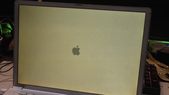 Installing and running Mac OS X from an iPod 4G (on a PowerBook G4) adventure vlog! #MARCHintosh смотреть онлайн