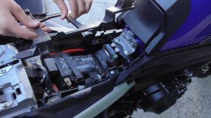 How to adjust the seat height on a Yamaha MT-09 Tracer