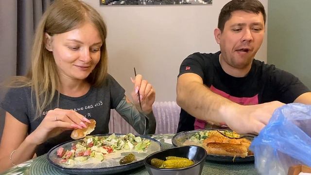 Мукбанг ♥️Нежнейшие тефтелиСалати разговоры ни о чем