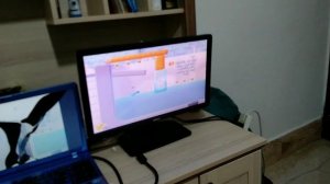 Gaming in my old Samsung Windows 8.1 Single Core Language from 2013 (Shark Dash)