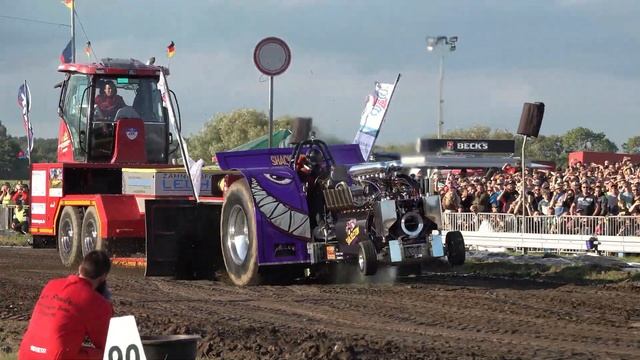 Shackleton Rolls-Royce Griffon V12 Tractor Pulling Edewecht 2023 смотреть онлайн