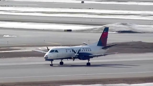 Delta Connection Saab 340B Landing 12R Minneapolis/St. Paul Intl
