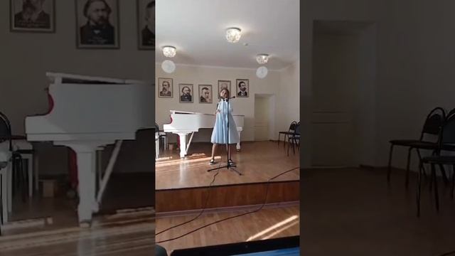 «Птица счастья» композитор Александра Пахмутова  автор слов Николай Добронравов.