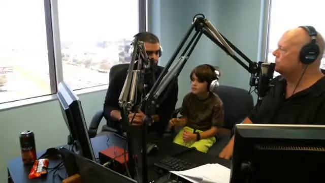 Episode. 6- Bob Moisen explains How to Install a window Alex try's to keep up. смотреть онлайн