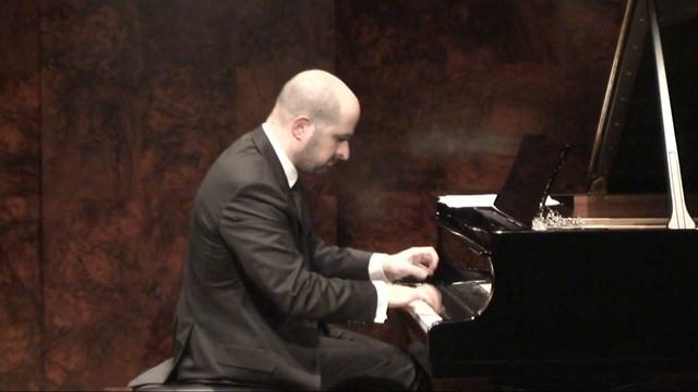 Karolos Zouganelis plays Rachmaninoff Etude-Tableau op.33 No.5 смотреть онлайн