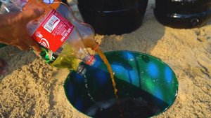 Гигантская бутылка Coca Cola, Mirinda, Fanta, Sprite, 7up, Pepsi, Mtn Dew против Mentos