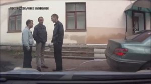 Автомобиль наехал на ровном месте - пешеходу все равно