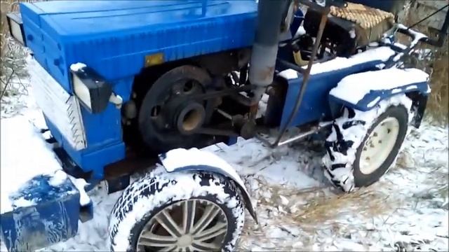 Мототрактор на заблокированых колесах по снегу за дровами проходимость я доволен