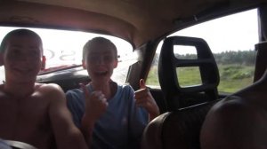 Москвич без глушителя дает жару