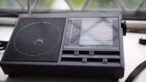 Tecsun R-9700DX / Philips D1835 comparison