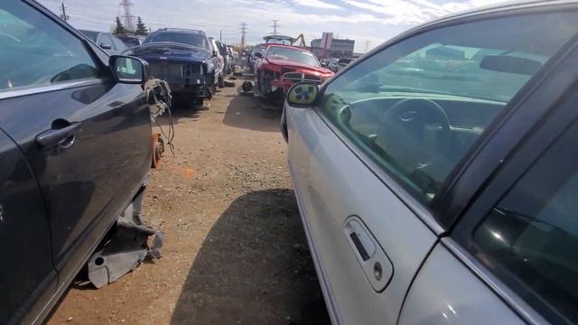 I found a Lincoln Mark VIII ALMOST EXACTLY like Hoovies at the Junk Yard смотреть онлайн
