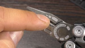 Мультитул из Космоса LEATHERMAN SKELETOOL CX