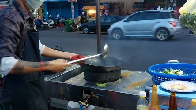Best Street Food Noodles! Beef Noodle Soup Egg Fried Rice Rice Noodles Spring Rolls  More food
