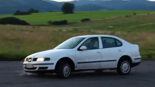 Seat Toledo TDi 66kW burnout :D смотреть онлайн