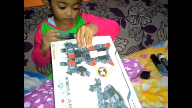 Robot Block Set (JDLT - Jun Da Long Toys) Mainan Edukasi смотреть онлайн