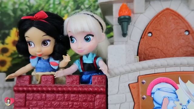 😷 BACK TO SCHOOL WITH THE NEW NORMAL! Disney Princess dolls смотреть онлайн