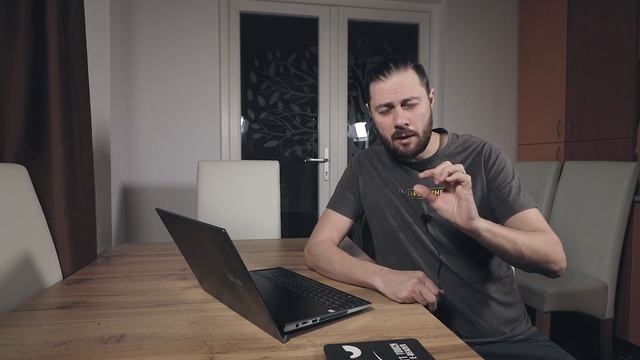 Landscape Photographer dealing with Coronavirus crisis смотреть онлайн