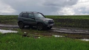 Новая Нива в грязи(2) #LadaNivaTrevel