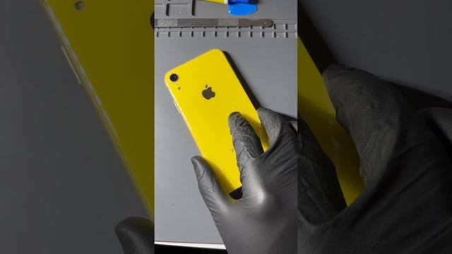 iPhone XR back glass repair using the laser machine  #iphone #iphonerepair #apple #iphonexr