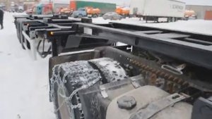 обзор Полуприцеп-контейнеровоз низкорамный Grunwald Gr-VCSt Low-bed (Грюнвальд 9453-000050-10)