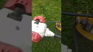 как правильно работать бензокосой,газовать или в полный газ?