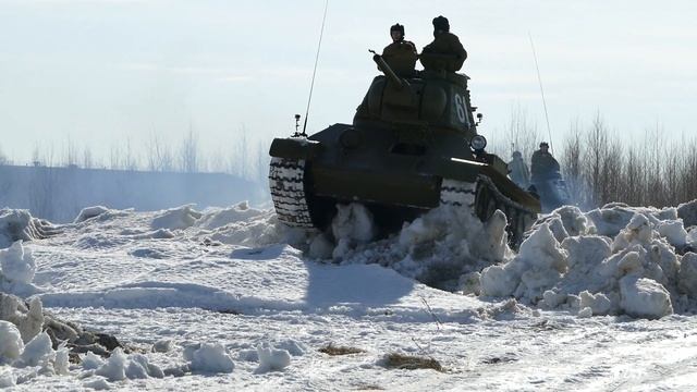 Прокат Т-34 по зимнему полю смотреть онлайн