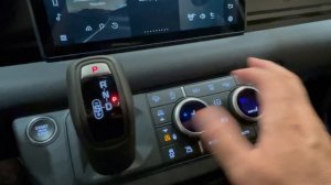 2023 Land Rover Defender 90 X-Dynamic SE P400. TrēK Trophy Edition