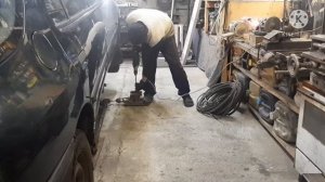 Самодельный автолифт в работе.