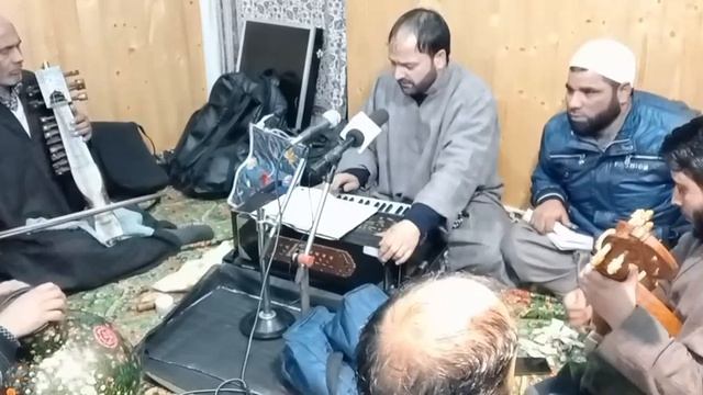KALAMI WAAZA FAREED SAAB.RA // GM BULBUL #newsinger #darzubair #gmbulbul #kashmirisong смотреть онлайн