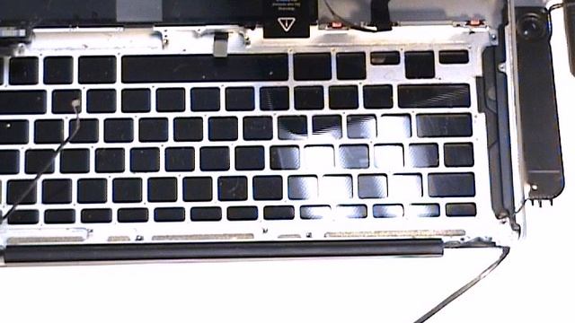 Macbook A1287 Removing The Keyboard Screws смотреть онлайн