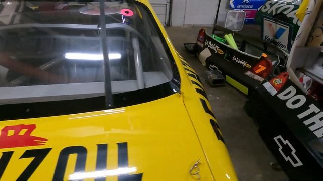 Selling the 1991 Michael Waltrip Pennzoil #30 Pontiac Grand Prix NASCAR Winston Cup car!! смотреть онлайн