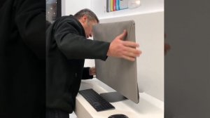 iMac Pro Unboxing Macola Apple Store