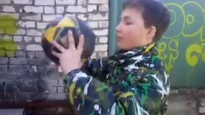Как бросать мячь в кольцо