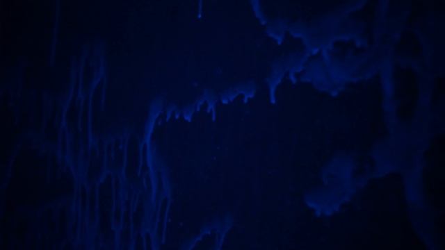 ОСВЕТИЛИ КОМНАТУ СВЕТЯЩЕЙСЯ ЖИДКОСТЬЮ!_4K